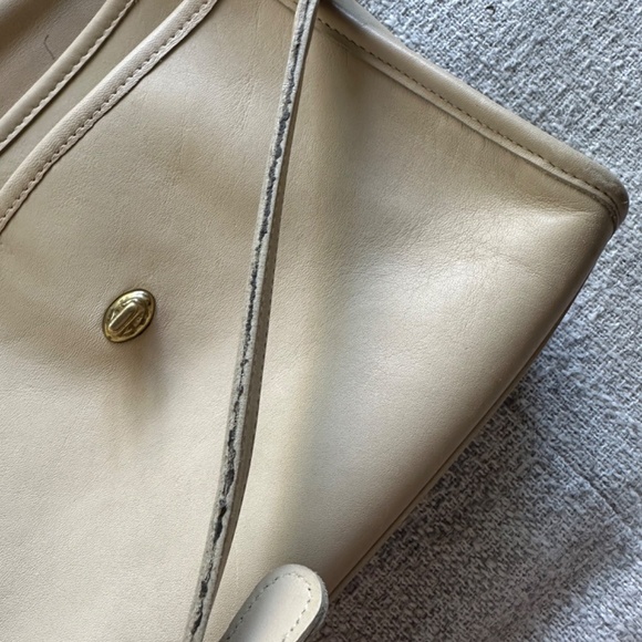 Vintage Coach Court - Picture 14 of 15